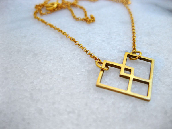It's complicated Necklace