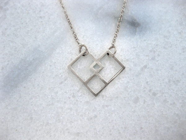 It's complicated Necklace