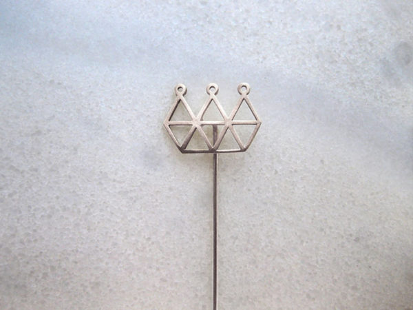 Crown Pin