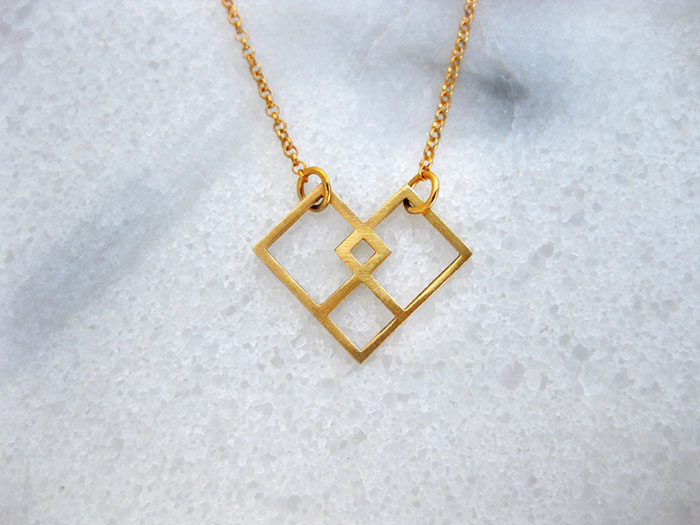 It's complicated Necklace